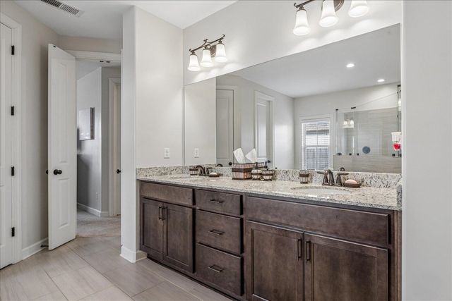 9758 WOODLAND SLOPE DR, Cordova, TN 38018