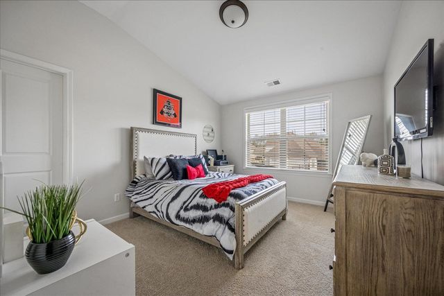 9758 WOODLAND SLOPE DR, Cordova, TN 38018