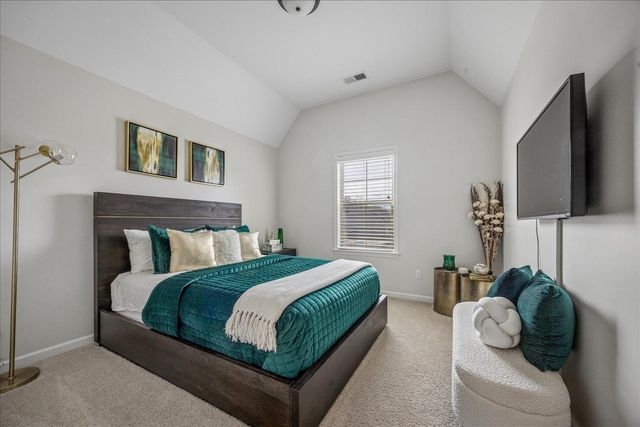 9758 WOODLAND SLOPE DR, Cordova, TN 38018