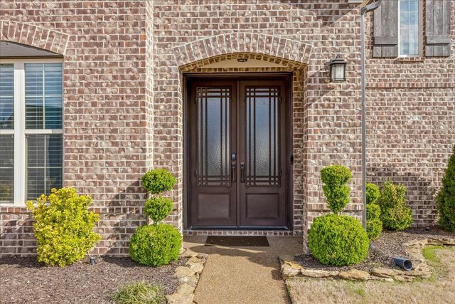 9758 WOODLAND SLOPE DR, Cordova, TN 38018