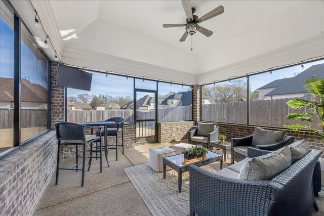 9758 WOODLAND SLOPE DR, Cordova, TN 38018