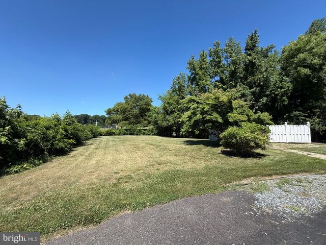 5 PASTORAL LN, Willingboro, NJ 08046