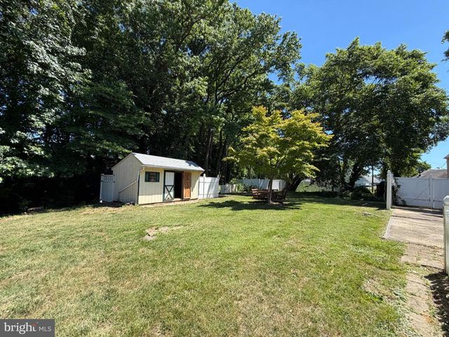 5 PASTORAL LN, Willingboro, NJ 08046