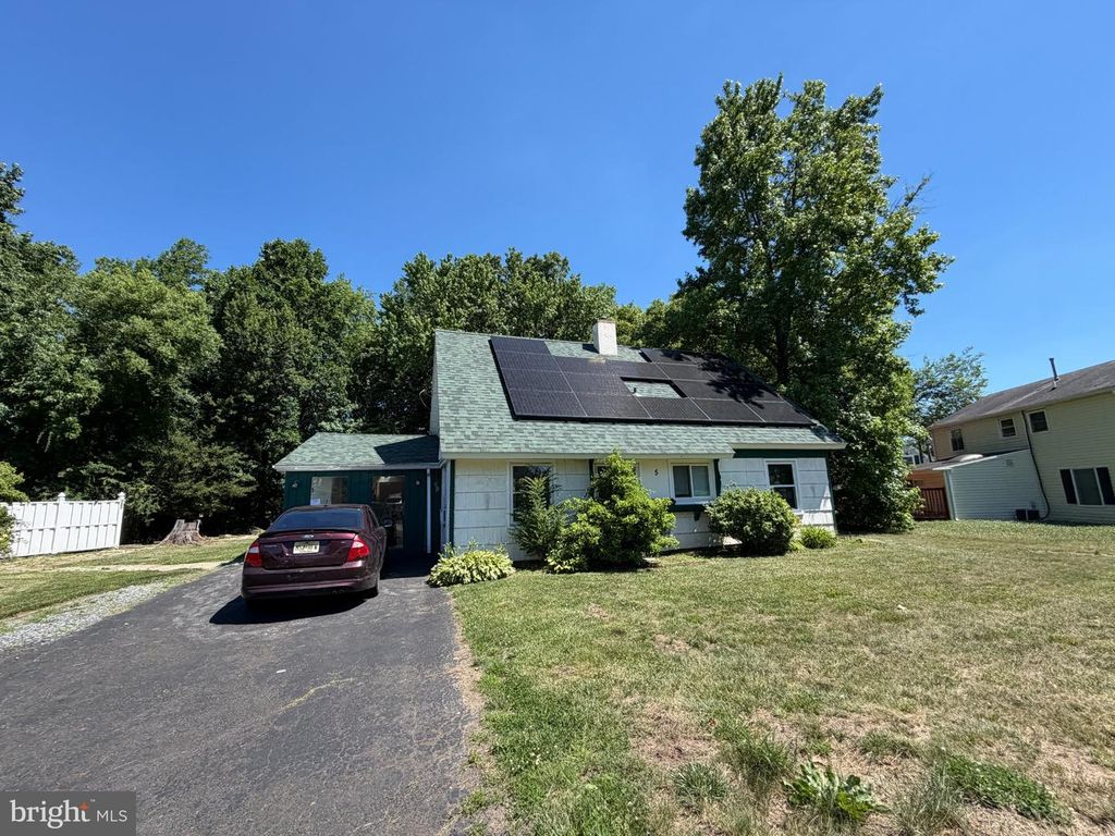 5 PASTORAL LN, Willingboro, NJ 08046