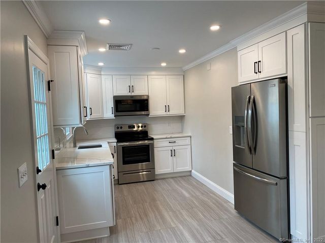 138 Millport Avenue, New Canaan, CT 06840