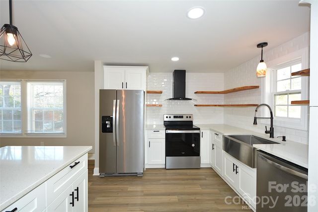 5000 Forestmont Drive, Matthews, NC 28105