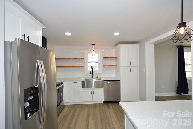 5000 Forestmont Drive, Matthews, NC 28105