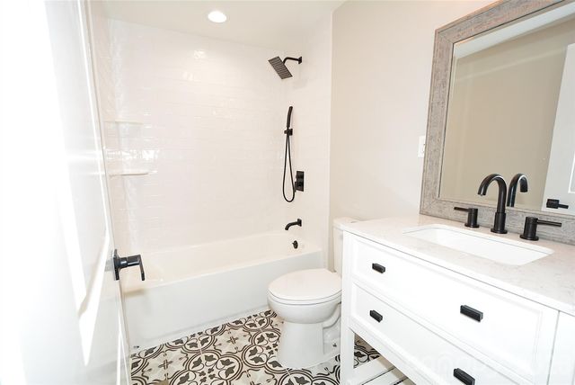 5000 Forestmont Drive, Matthews, NC 28105