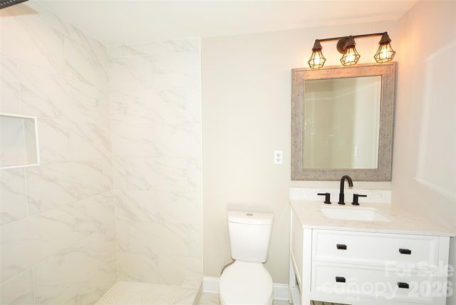 5000 Forestmont Drive, Matthews, NC 28105