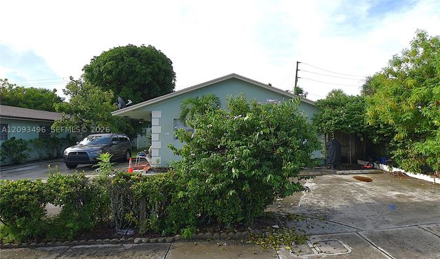 418 Conniston Rd, West Palm Beach, FL 33405
