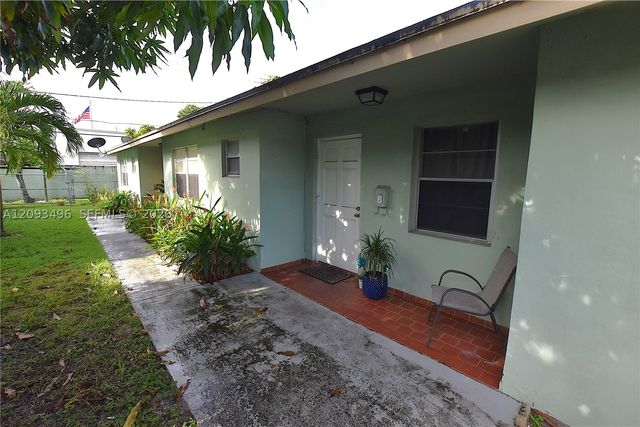418 Conniston Rd, West Palm Beach, FL 33405
