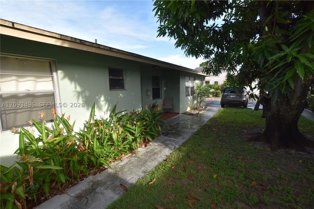 418 Conniston Rd, West Palm Beach, FL 33405