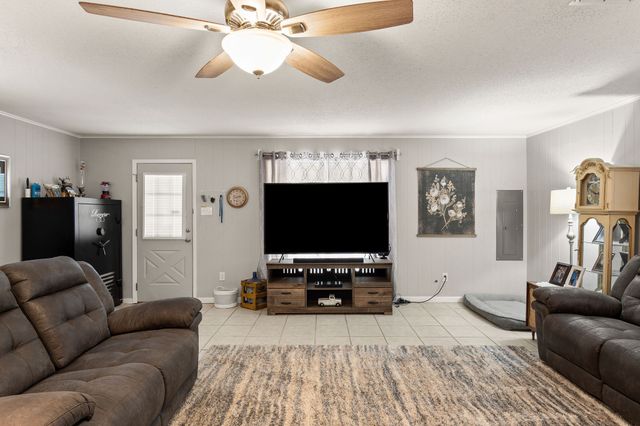 2293 An County Road 359, Palestine, TX 75803