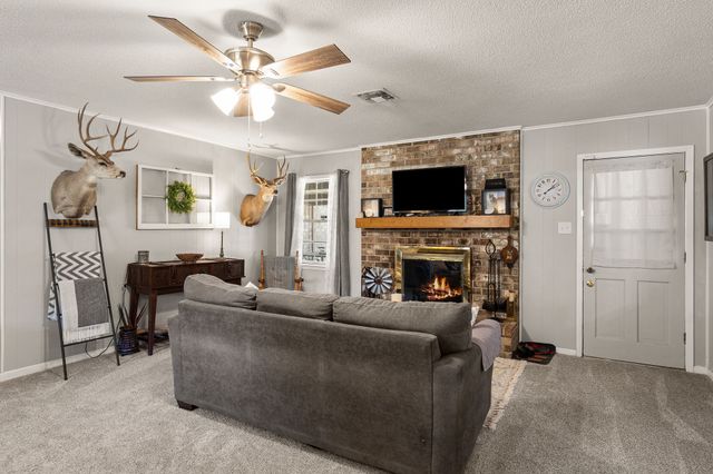 2293 An County Road 359, Palestine, TX 75803