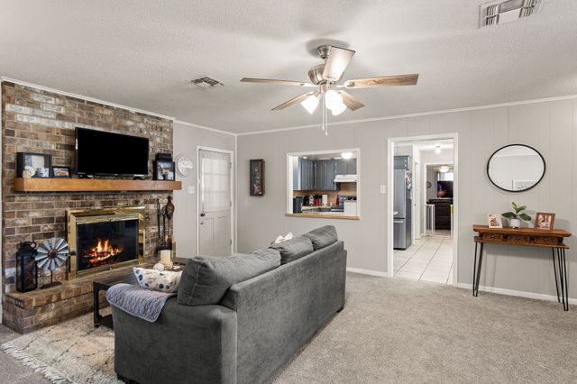 2293 An County Road 359, Palestine, TX 75803