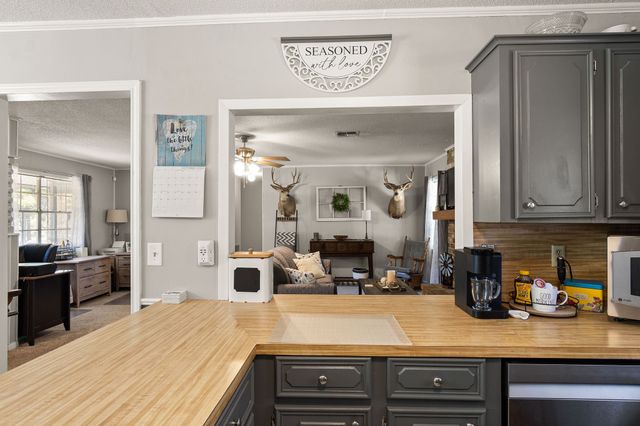 2293 An County Road 359, Palestine, TX 75803