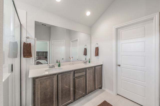 744 Stone Eagle Drive, Azle, TX 76020