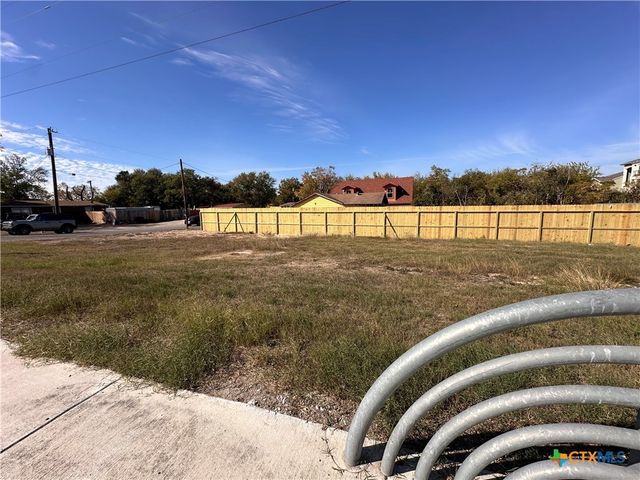 295 S West End Avenue, New Braunfels, TX 78130