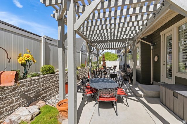 10718 S NAVARRO WAY, South Jordan, UT 84009