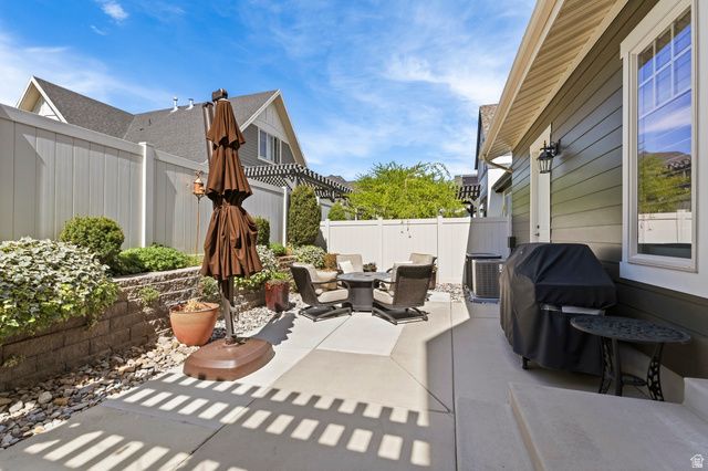 10718 S NAVARRO WAY, South Jordan, UT 84009