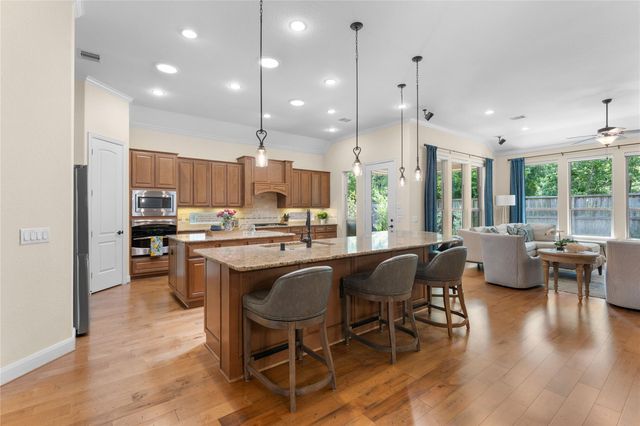 7 Brakendale Place, Spring, TX 77389