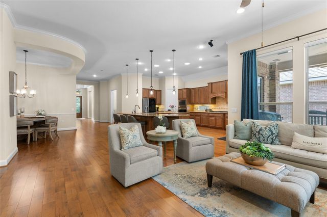 7 Brakendale Place, Spring, TX 77389