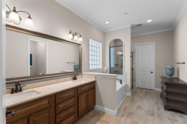 7 Brakendale Place, Spring, TX 77389