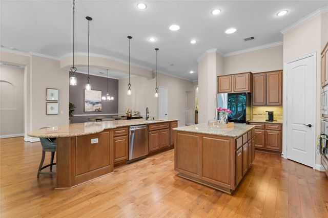 7 Brakendale Place, Spring, TX 77389
