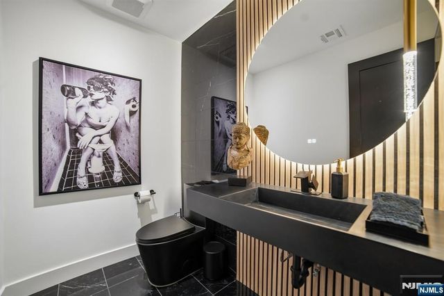 25 Yorkview Drive CN, Edgewater, NJ 07020