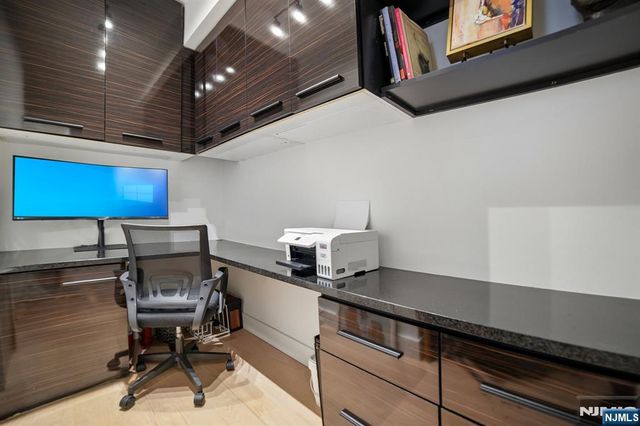 25 Yorkview Drive CN, Edgewater, NJ 07020