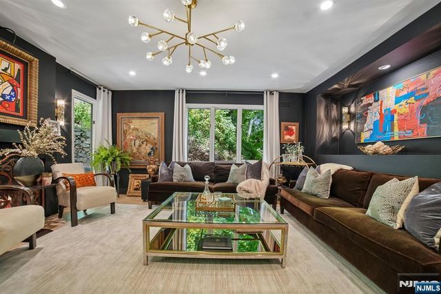 25 Yorkview Drive CN, Edgewater, NJ 07020