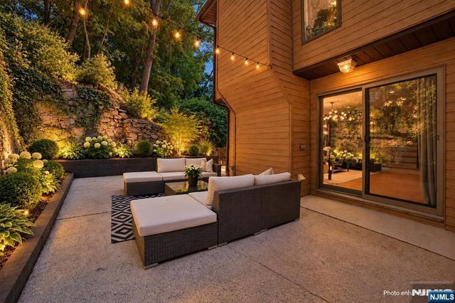 25 Yorkview Drive CN, Edgewater, NJ 07020
