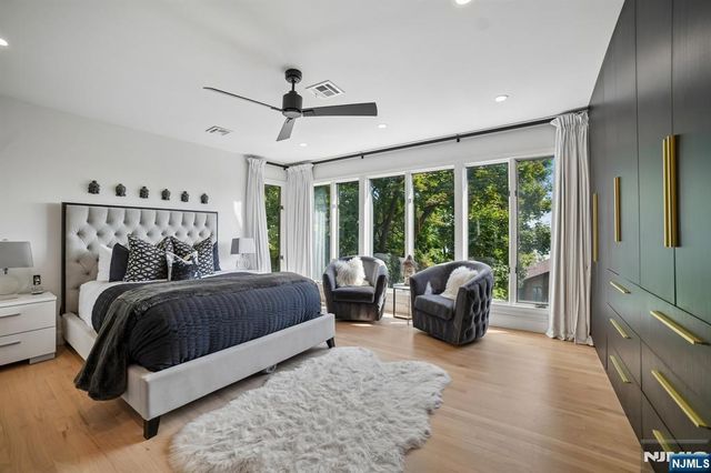 25 Yorkview Drive CN, Edgewater, NJ 07020