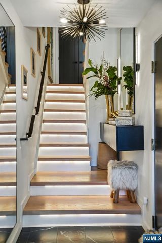 25 Yorkview Drive CN, Edgewater, NJ 07020