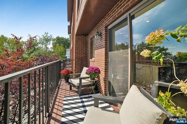 25 Yorkview Drive CN, Edgewater, NJ 07020