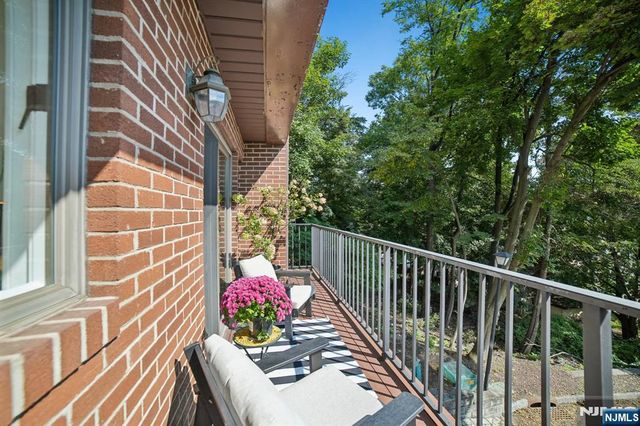 25 Yorkview Drive CN, Edgewater, NJ 07020