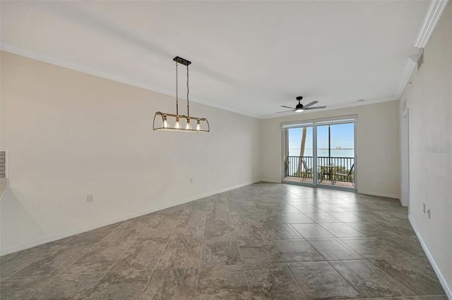 910 TIDEWATER SHORES LOOP 304, Bradenton, FL 34208