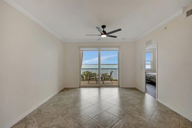 910 TIDEWATER SHORES LOOP 304, Bradenton, FL 34208