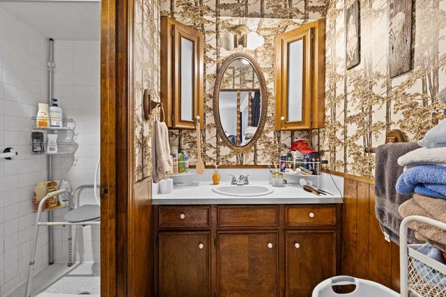 115 Hillview St, Henderson, TX 75652