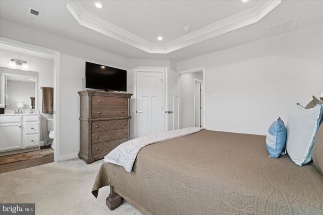 121 PLAZA DR, Sicklerville, NJ 08081