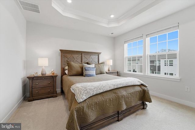121 PLAZA DR, Sicklerville, NJ 08081