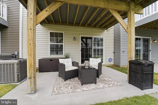121 PLAZA DR, Sicklerville, NJ 08081