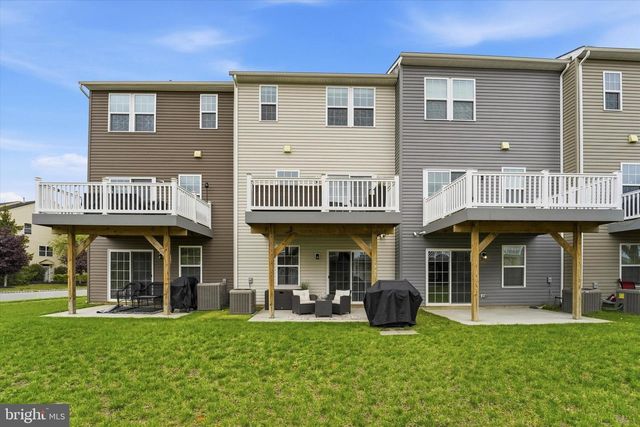 121 PLAZA DR, Sicklerville, NJ 08081