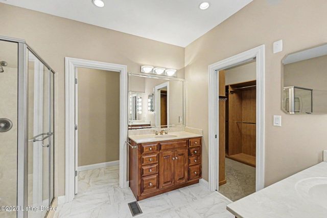 15109 Sycamore Falls Dr, Louisville, KY 40245