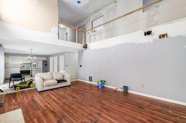 937 Hidden Cove Way, Columbus, OH 43228