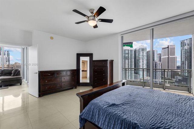 90 SW 3rd St 2504, Miami, FL 33130