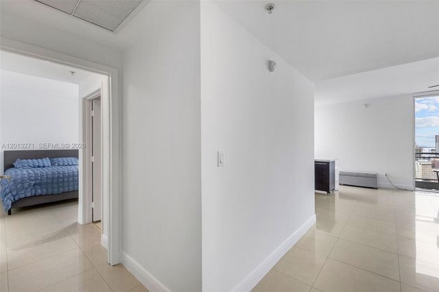 90 SW 3rd St 2504, Miami, FL 33130