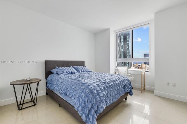 90 SW 3rd St 2504, Miami, FL 33130