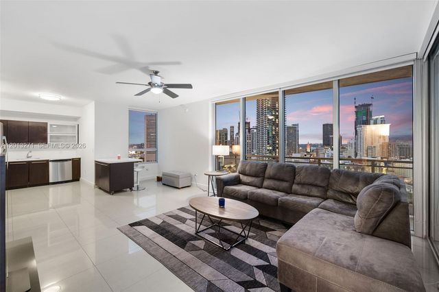 90 SW 3rd St 2504, Miami, FL 33130
