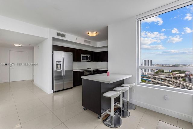 90 SW 3rd St 2504, Miami, FL 33130